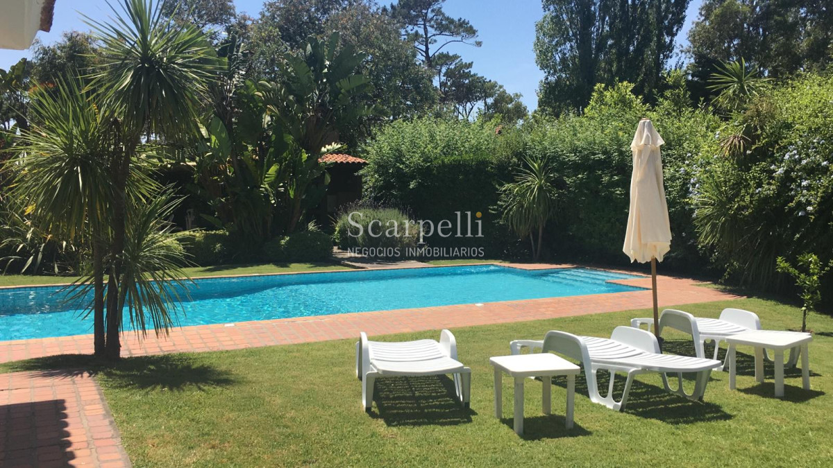 Casa ID.21994 - Excelente casa en Parada 10 de Playa Brava - San Rafael.
