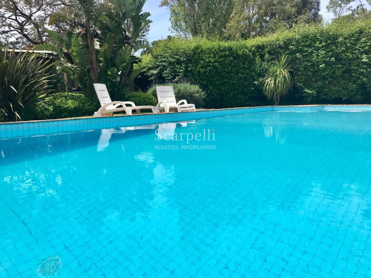 Casa ID.21994 - Excelente casa en Parada 10 de Playa Brava - San Rafael.