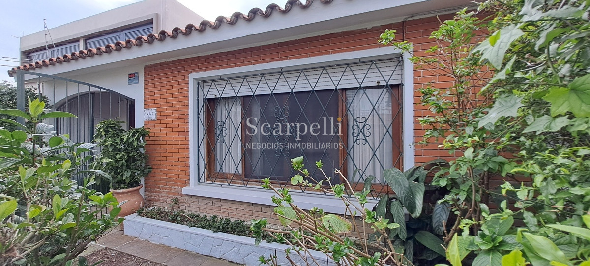 Casa ID.50344 - VENTA CASA BUCEO IDEAL 2 FAMILIAS CHALET CLÁSICO TEJAS COLONIALES SOLIDA CONSTRUCCIÓN