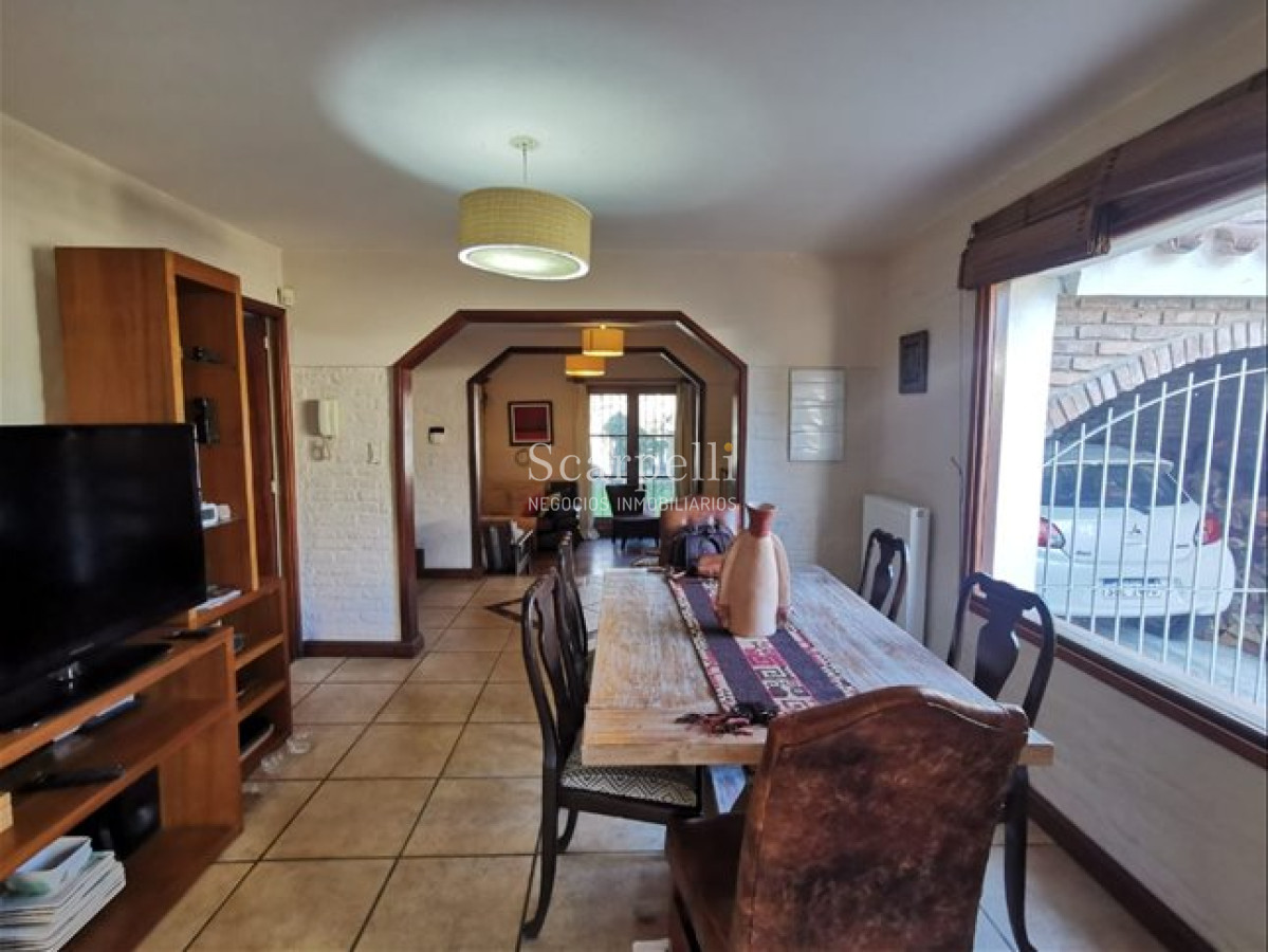 Casa ID.38 - Venta Casa Carrasco Norte Proximo Scuola 3 Dormitorios 3 Ba