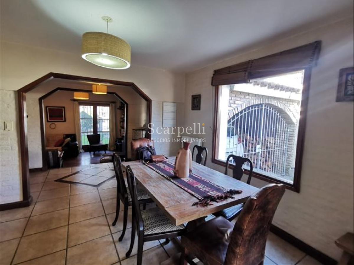 Casa ID.38 - Venta Casa Carrasco Norte Proximo Scuola 3 Dormitorios 3 Ba