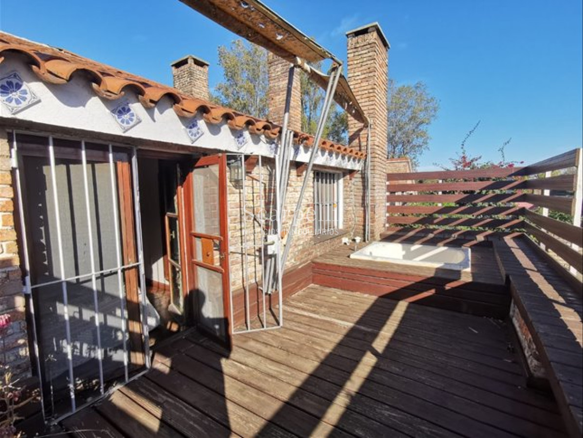 Casa ID.38 - Venta Casa Carrasco Norte Proximo Scuola 3 Dormitorios 3 Ba