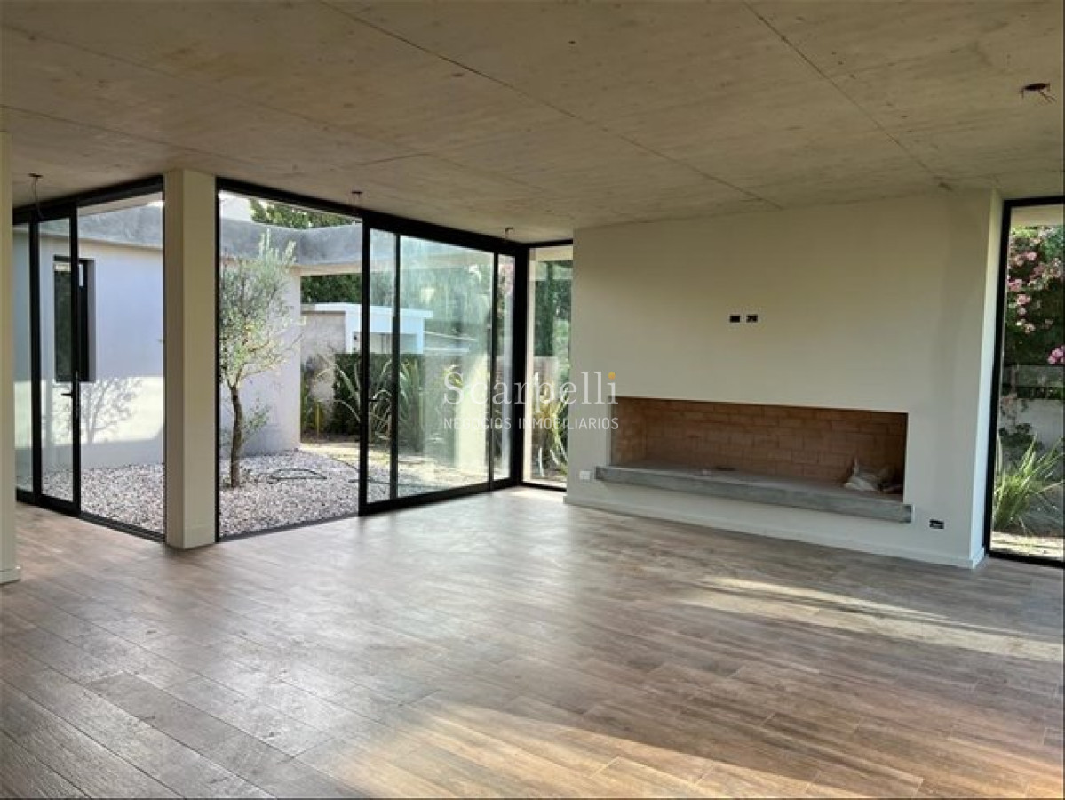 Casa ID.42 - Venta Casa Estrenar Carrasco Sur Solida 1 Planta 3 Dormitor