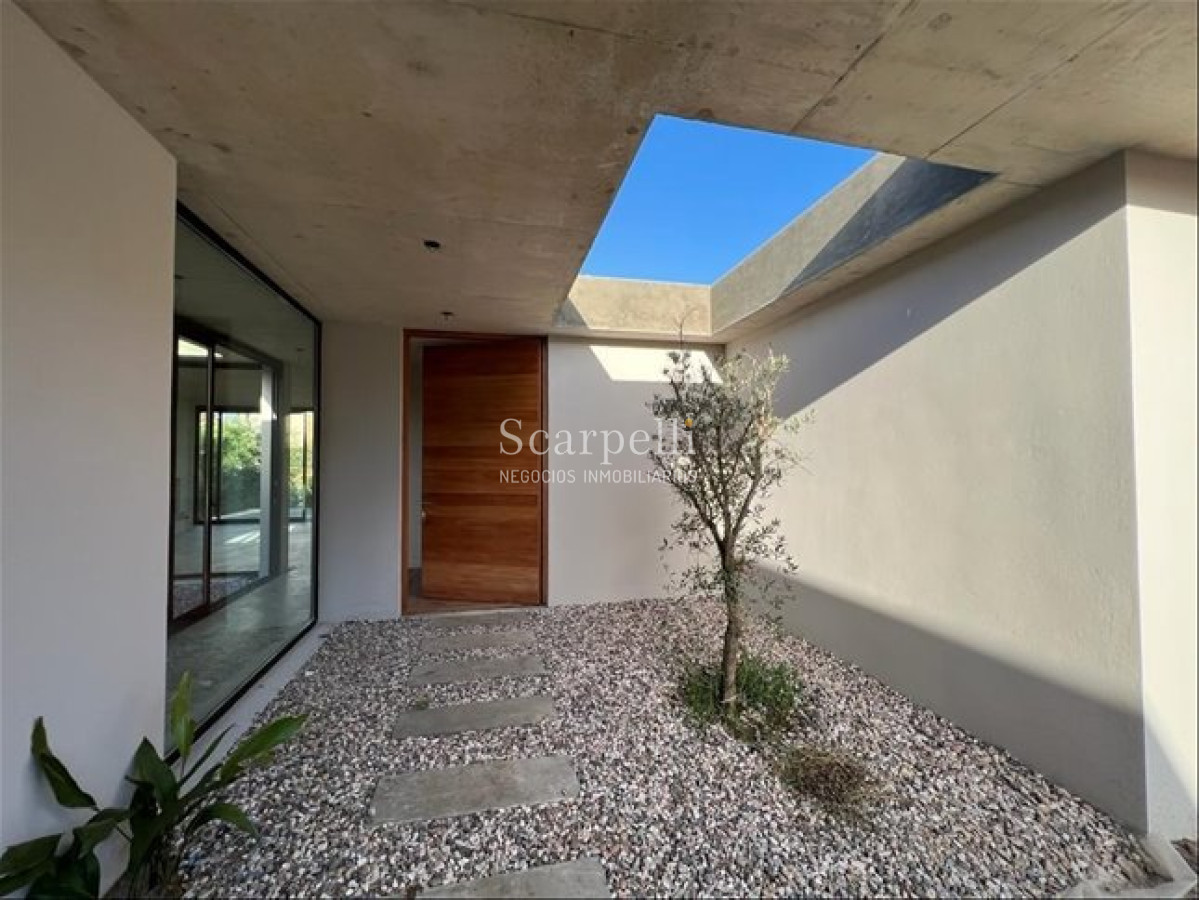 Casa ID.42 - Venta Casa Estrenar Carrasco Sur Solida 1 Planta 3 Dormitor