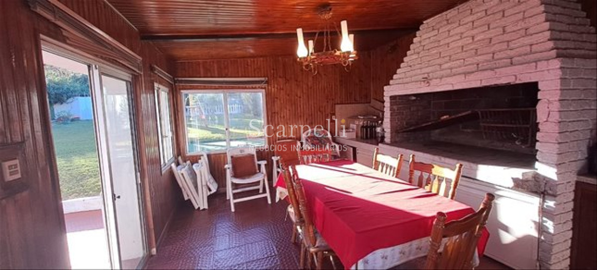 Casa ID.54 - Venta Casa Carrasco Sur Terreno 1000 M2 Piscina 2 Suites