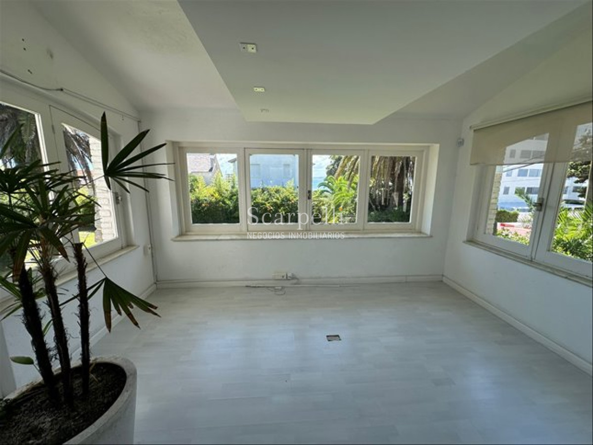 Casa ID.21 - Alquiler Anual Importante Chalet Punta Del Este Península