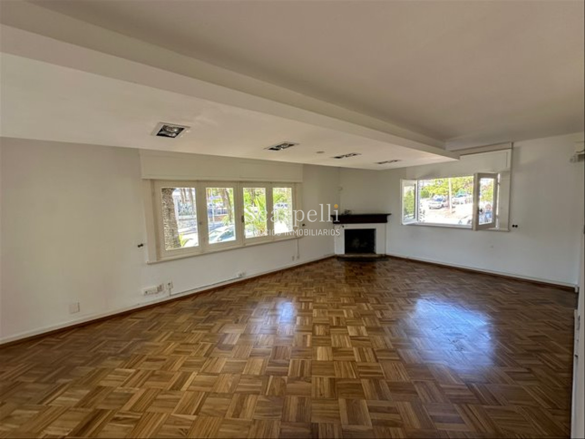 Casa ID.21 - Alquiler Anual Importante Chalet Punta Del Este Península