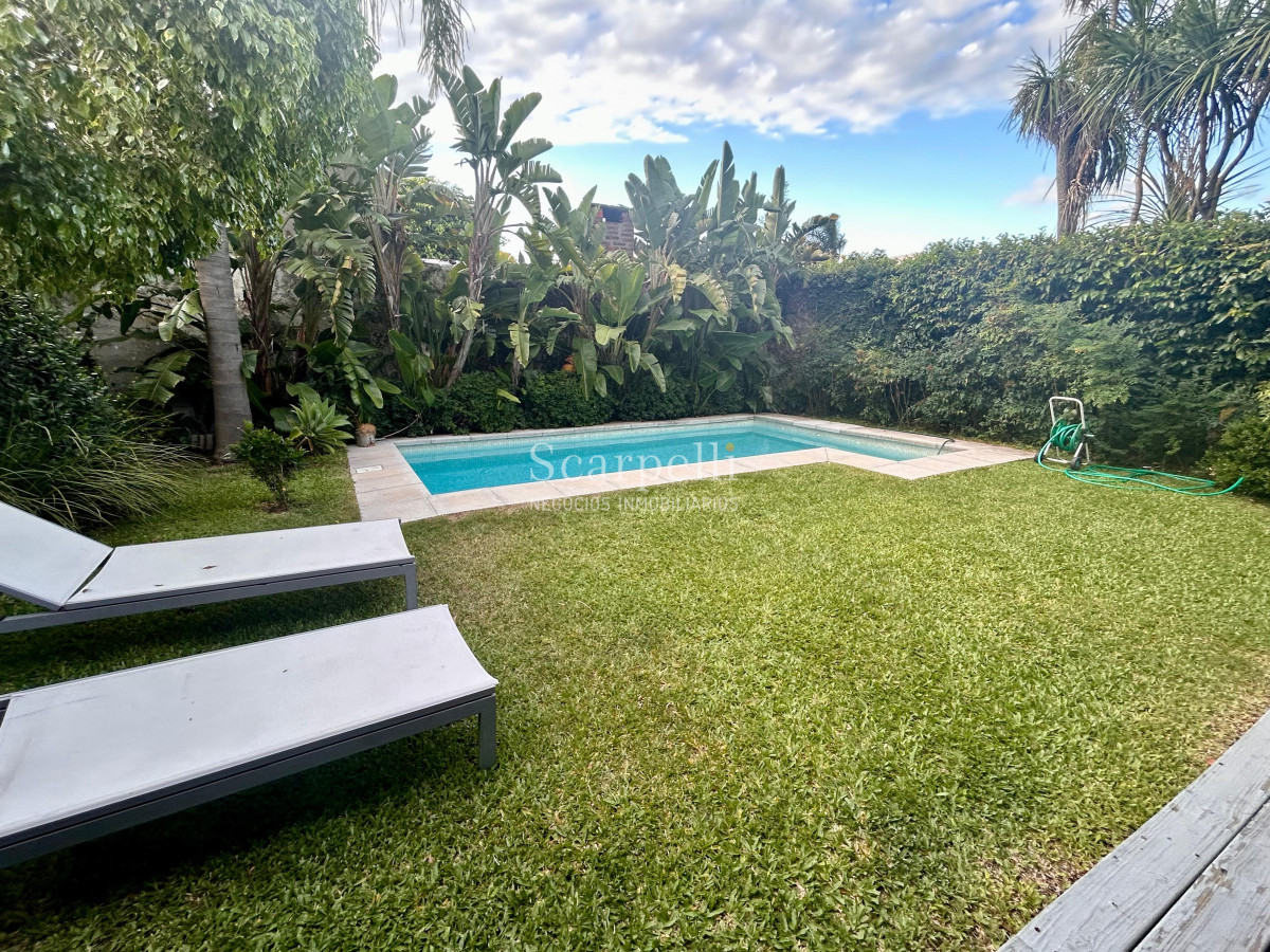 Casa ID.50400 - Estilo Colonial Parque Miramar Impecable 4 dormitorios suite Barbacoa Piscina Climatizada