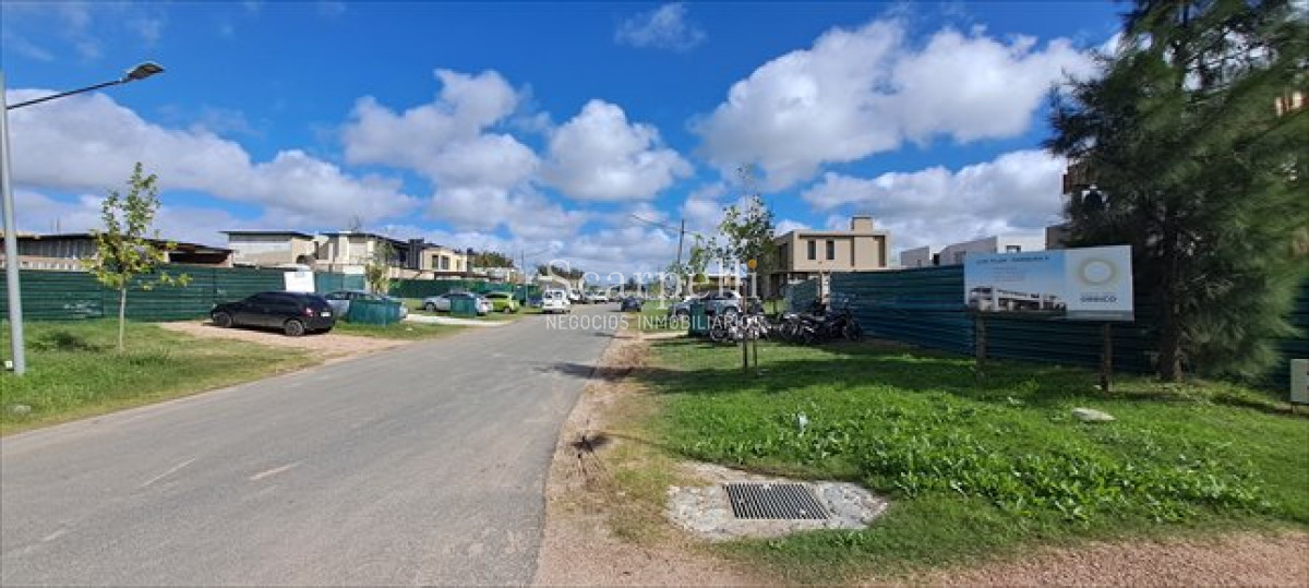 Casa ID.22 - VENTA CASA ESTRENAR BARRIO PARQUE II 4 DORMITORIOS EN SUITE
