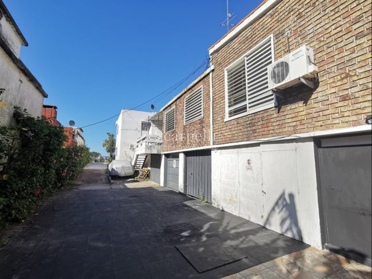 Casa ID.27 - CARRASCO SUR ALQUILER CASA FONDO 2 DORMITORIOS RAMBLA PROX