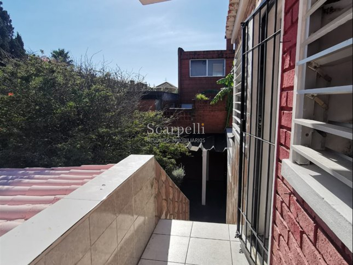 Casa ID.27 - CARRASCO SUR ALQUILER CASA FONDO 2 DORMITORIOS RAMBLA PROX