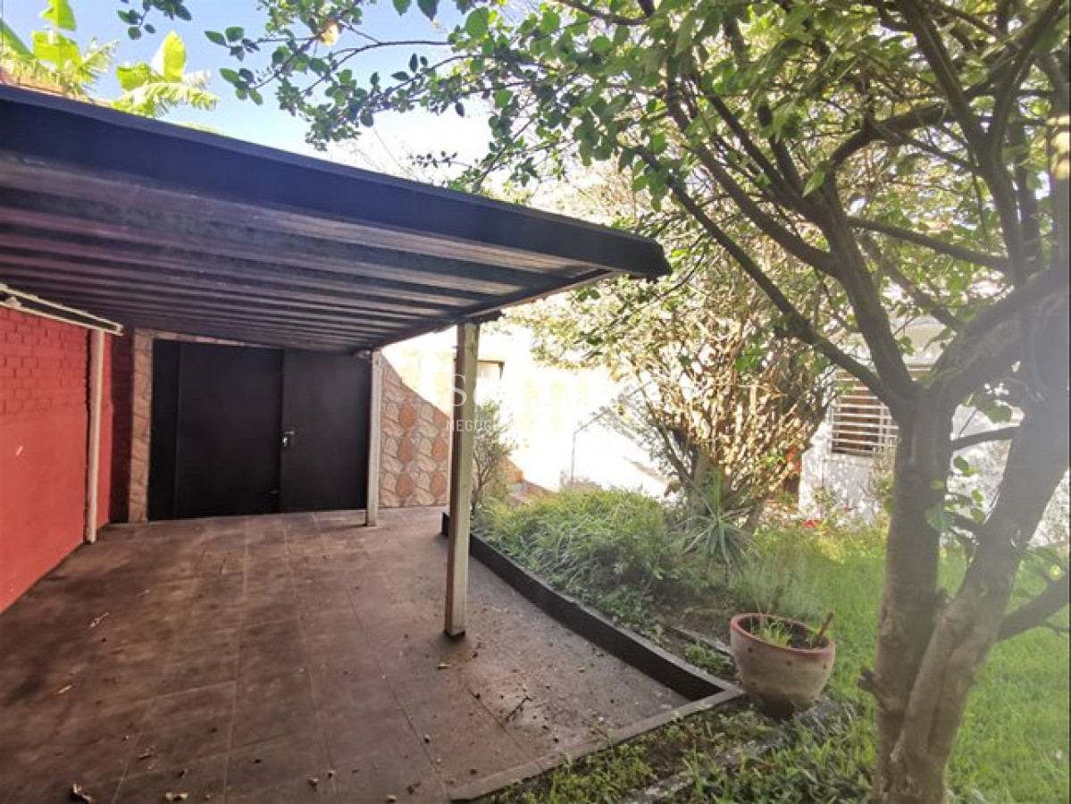 Casa ID.27 - CARRASCO SUR ALQUILER CASA FONDO 2 DORMITORIOS RAMBLA PROX