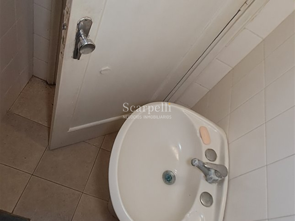 Casa ID.32 - ALQUILER CARRASCO CASA PH DE BAJOS 3 DORM 2 BAÑOS