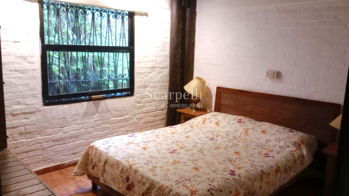 Casa ID.28732 - Parada 31 Pinares Pque. Mancebo & Cno La Laguna al Sur: Gran Solar con  Sensacional Quincho +Barbacoa +Piscina muy próximo a la Playa.-
