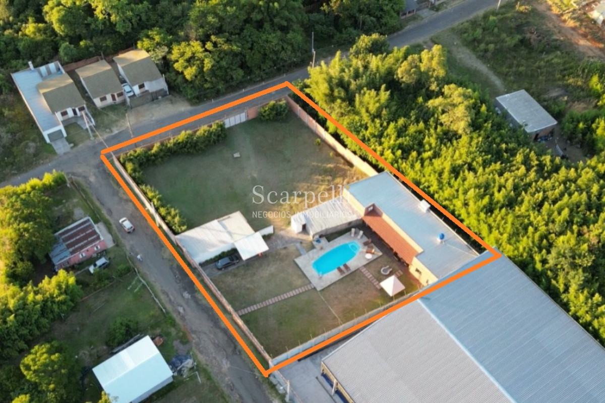 Casa ID.50378 - Importante padrón esquinero en Santana do Livramento con casi 2200 m2 Ideal Salón de Fiestas o emprendimiento Inmobiliario