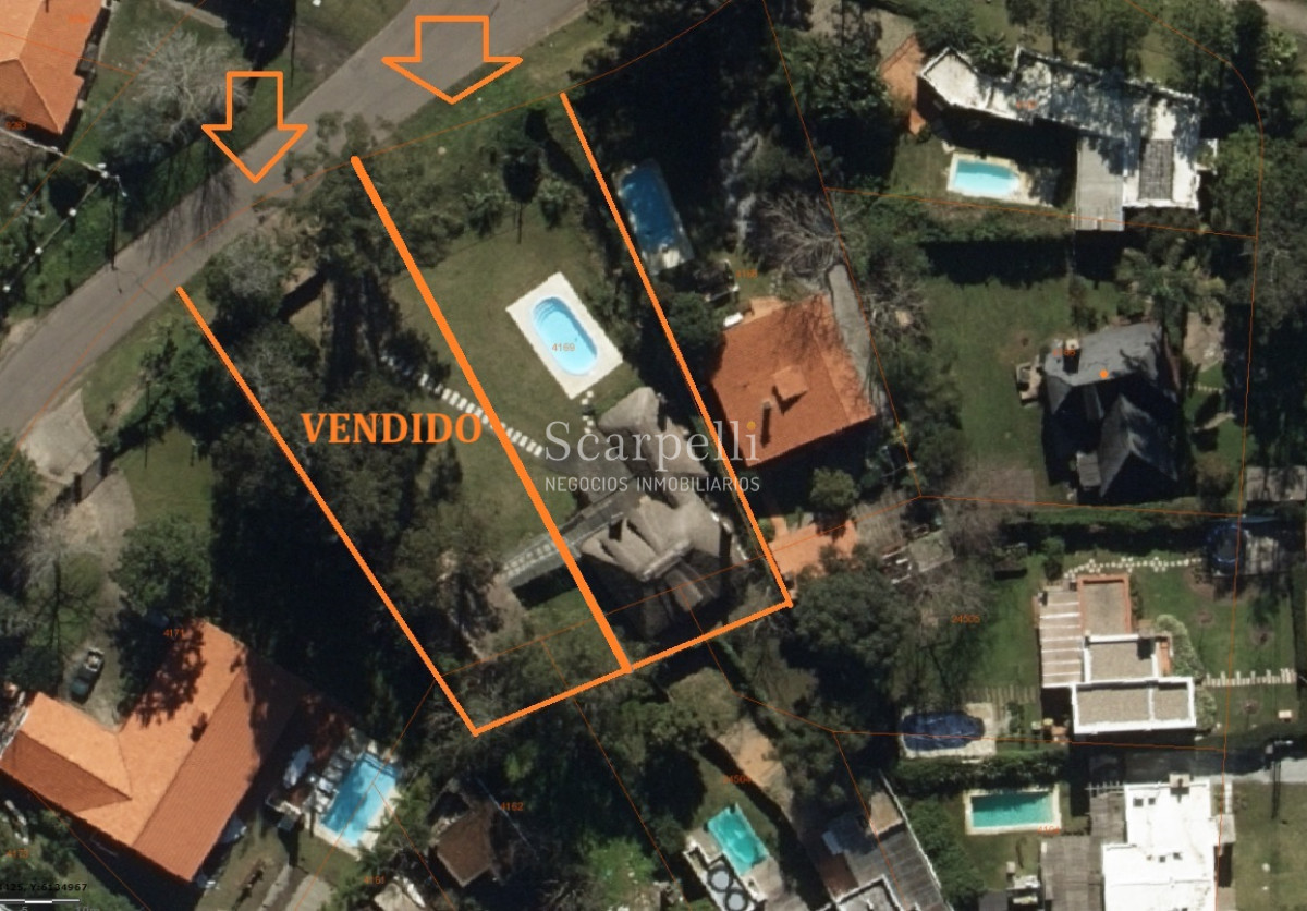 Casa ID.28732 - Parada 31 Pinares Pque. Mancebo & Cno La Laguna al Sur: Gran Solar con  Sensacional Quincho +Barbacoa +Piscina muy próximo a la Playa.-