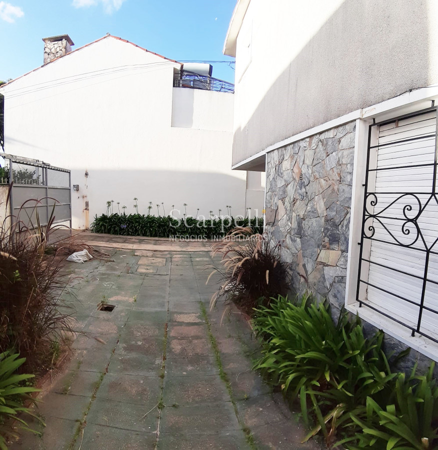 Casa ID.28633 - VENTA CASA PROPIEDAD HORIZONTAL 2 DORMITORIOS + 2 BAÑOS + SERVICIO + FONDO & BARBACOA MUY PRÓXIMO A LA RAMBLA.-