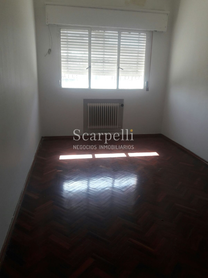 Casa ID.28633 - VENTA CASA PROPIEDAD HORIZONTAL 2 DORMITORIOS + 2 BAÑOS + SERVICIO + FONDO & BARBACOA MUY PRÓXIMO A LA RAMBLA.-