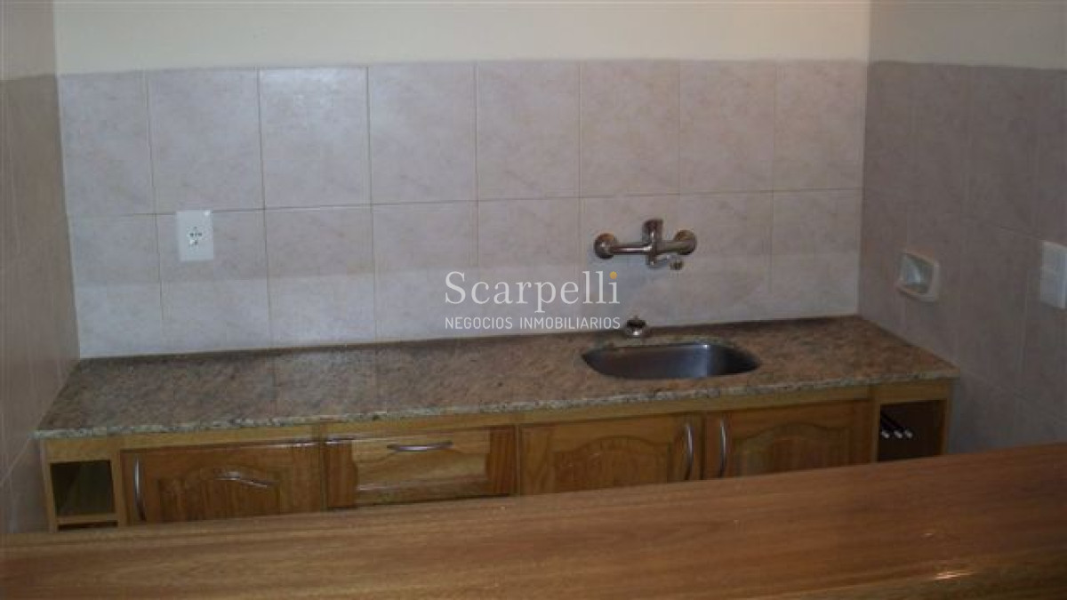 Casa ID.28633 - VENTA CASA PROPIEDAD HORIZONTAL 2 DORMITORIOS + 2 BAÑOS + SERVICIO + FONDO & BARBACOA MUY PRÓXIMO A LA RAMBLA.-