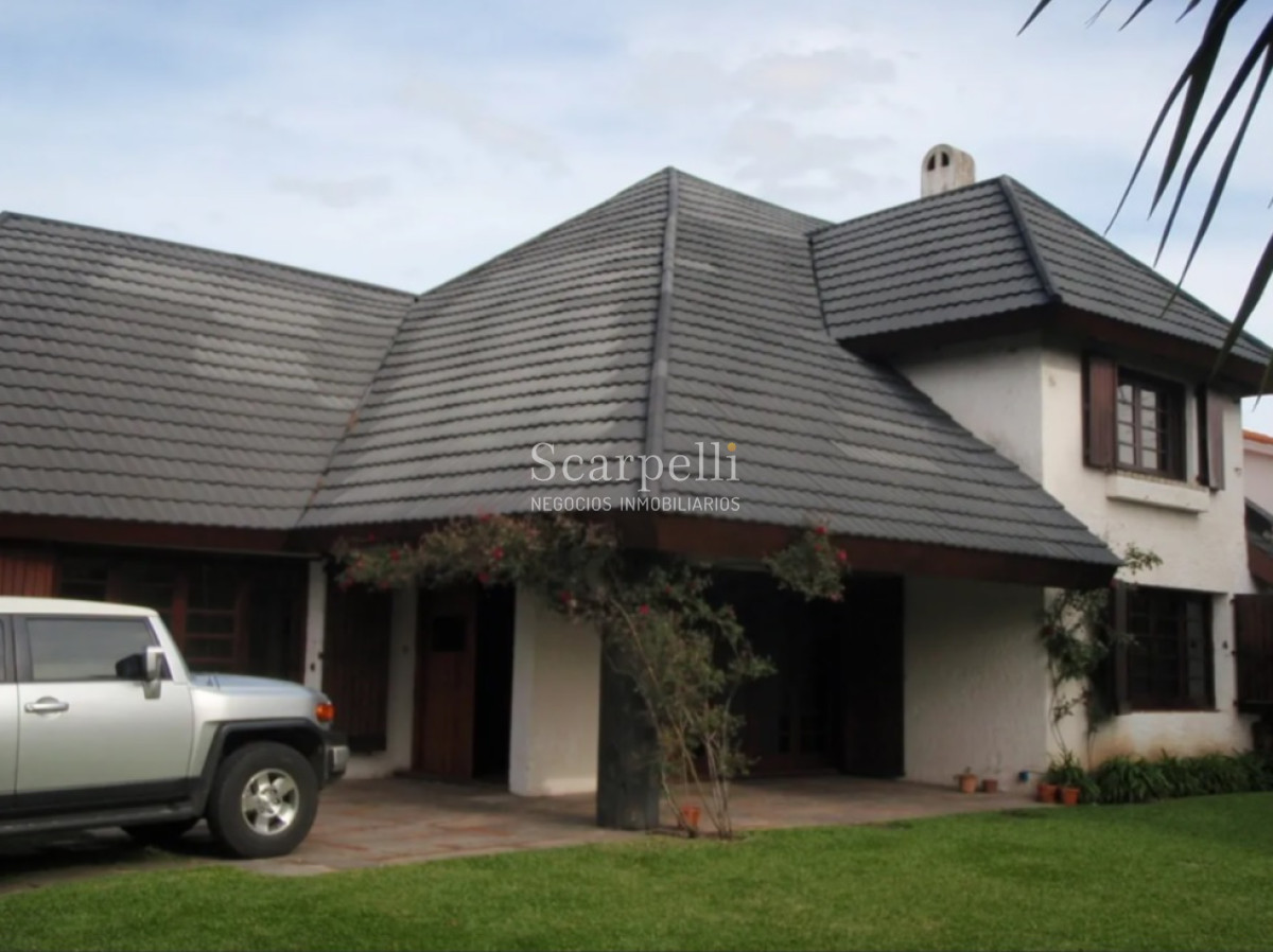 Casa ID.30641 - ALQUILER CASA CARRASCO 3 DORMITORIOS 3 BAÑOS FONDO PISCINA FAMILIA O EMPRESA