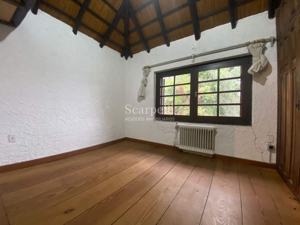 Casa ID.30641 - ALQUILER CASA CARRASCO 3 DORMITORIOS 3 BAÑOS FONDO PISCINA FAMILIA O EMPRESA