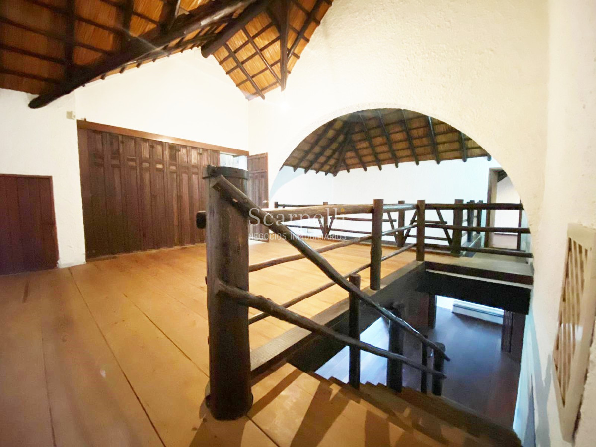 Casa ID.30641 - ALQUILER CASA CARRASCO 3 DORMITORIOS 3 BAÑOS FONDO PISCINA FAMILIA O EMPRESA