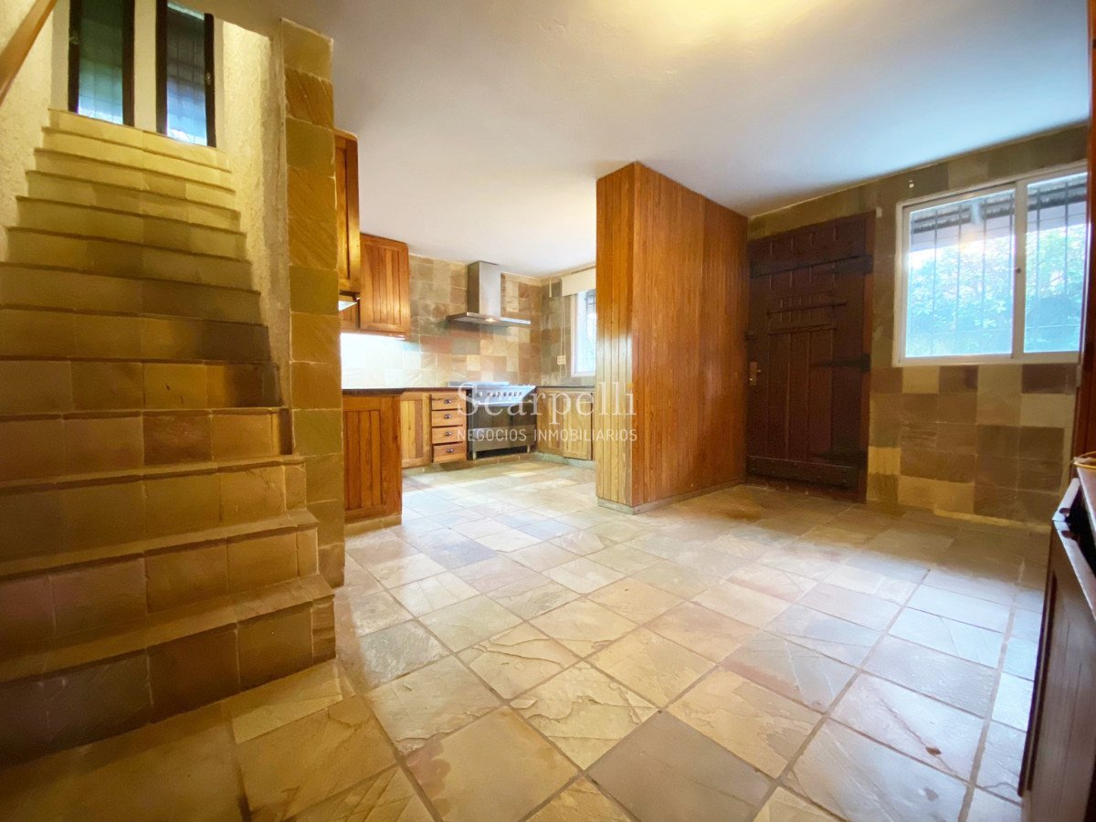 Casa ID.30641 - ALQUILER CASA CARRASCO 3 DORMITORIOS 3 BAÑOS FONDO PISCINA FAMILIA O EMPRESA