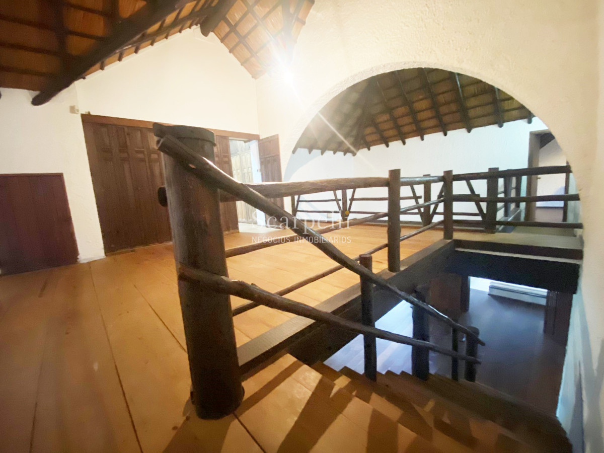 Casa ID.30641 - ALQUILER CASA CARRASCO 3 DORMITORIOS 3 BAÑOS FONDO PISCINA FAMILIA O EMPRESA