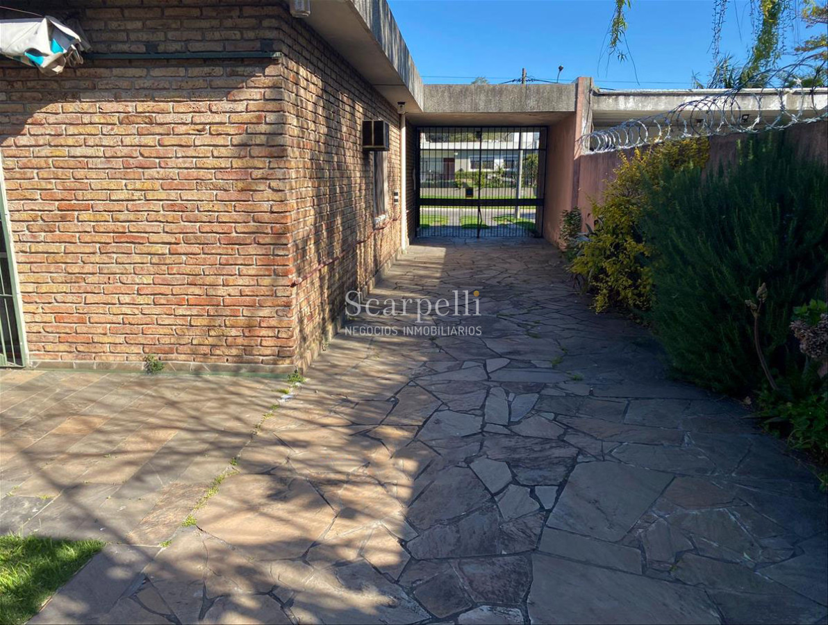 Casa ID.33130 - Padrón Único Punta Gorda 1 planta 3 dormitorios 2 baños fondo barbacoa.-