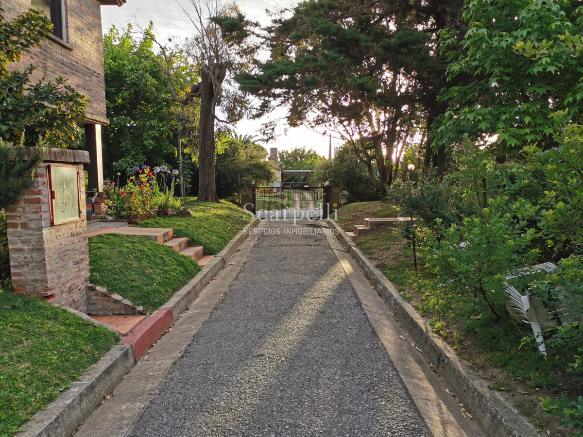 Casa ID.34497 - VENTA CASA CANELONES BARRIO CERRADO  PROXIMO CAR ONE TIENDA INGLESA MOSCA ANCAP