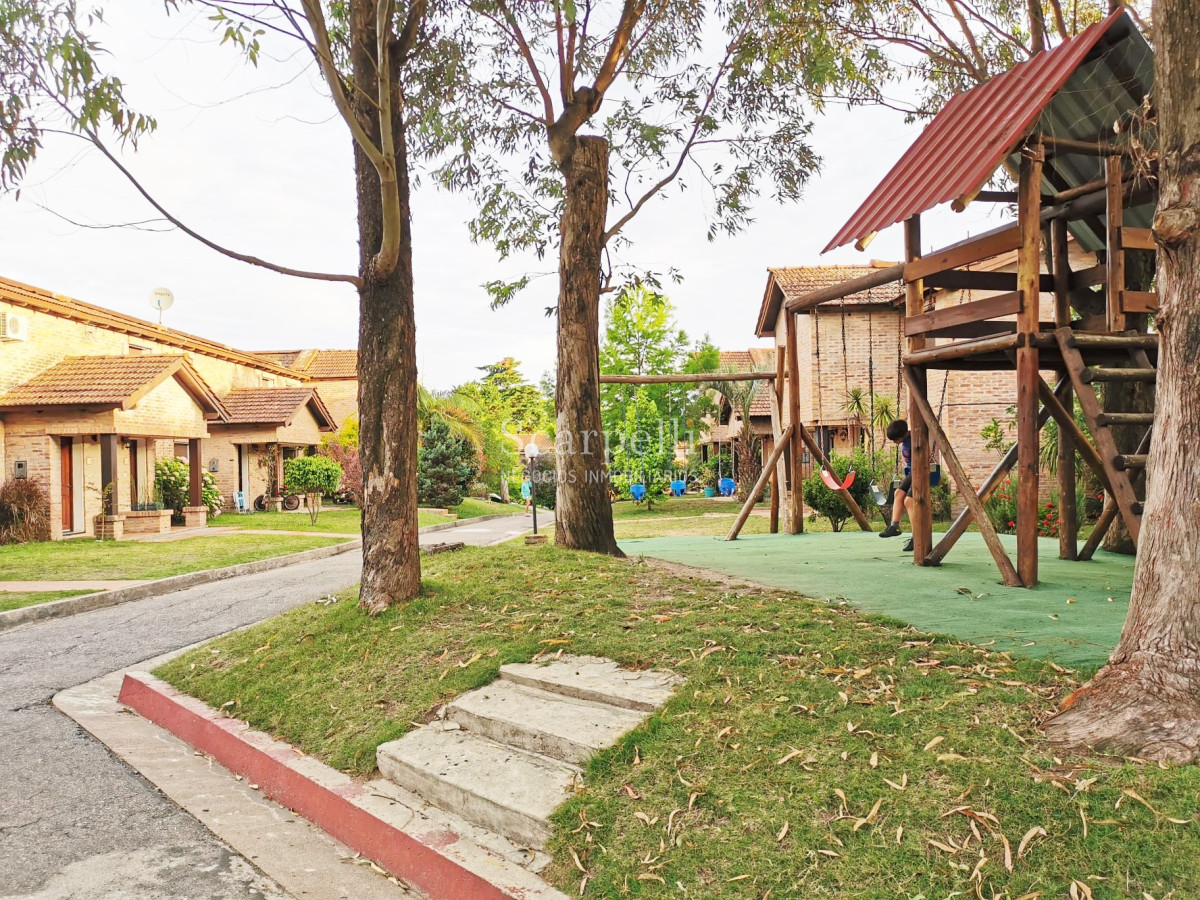 Casa ID.34497 - VENTA CASA CANELONES BARRIO CERRADO  PROXIMO CAR ONE TIENDA INGLESA MOSCA ANCAP