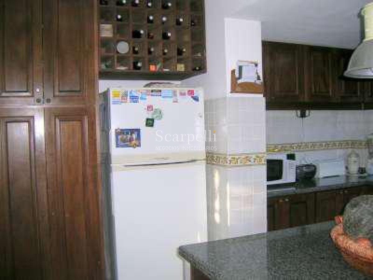 Casa ID.35199 - Chalet de Tejas sobre especial entorno: Ferrari y Boston próximo al 2do. Centro Comercial de Av. Bolivia y San Nicolás