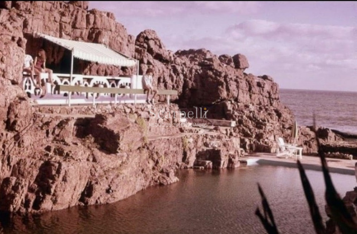 Casa ID.37211 - Estupenda Arquitectura de los años 70  en Las Grutas muy próximo al Mar & Punta Ballena