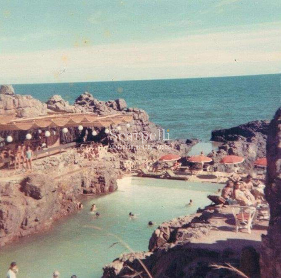 Casa ID.37211 - Estupenda Arquitectura de los años 70  en Las Grutas muy próximo al Mar & Punta Ballena