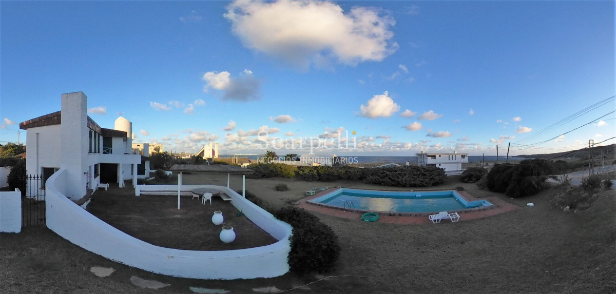 Casa ID.37211 - Estupenda Arquitectura de los años 70  en Las Grutas muy próximo al Mar & Punta Ballena