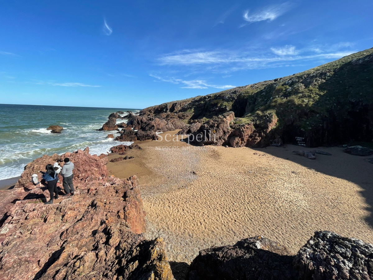 Casa ID.37211 - Estupenda Arquitectura de los años 70  en Las Grutas muy próximo al Mar & Punta Ballena