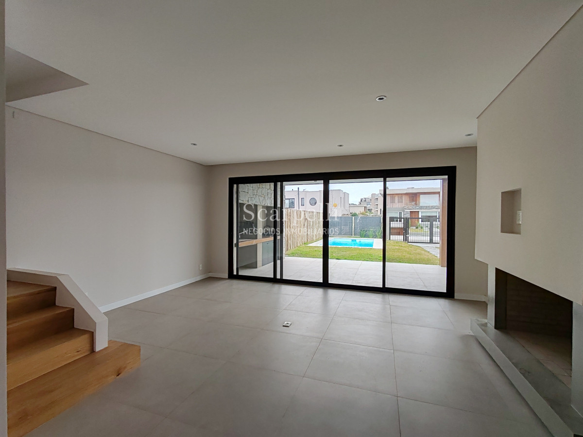 Casa ID.48909 - Estrene Con Renta Segura desde Octubre 2025 Barrio Parque II con Centro Comercial a escasos 380 mts.