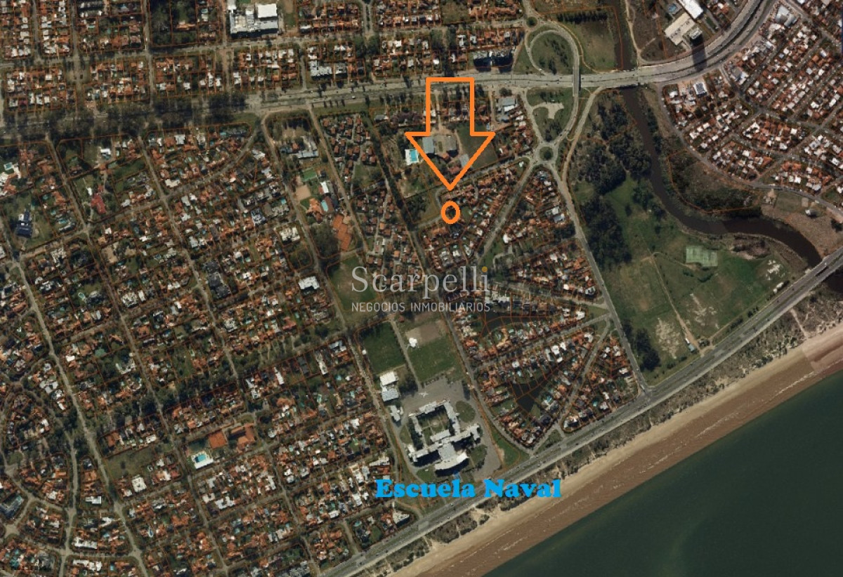Casa ID.40347 - Carrasco Sur Proximo Escuela Naval en entorno muy  íntimo y de categoría a Estrenar proximamente.-