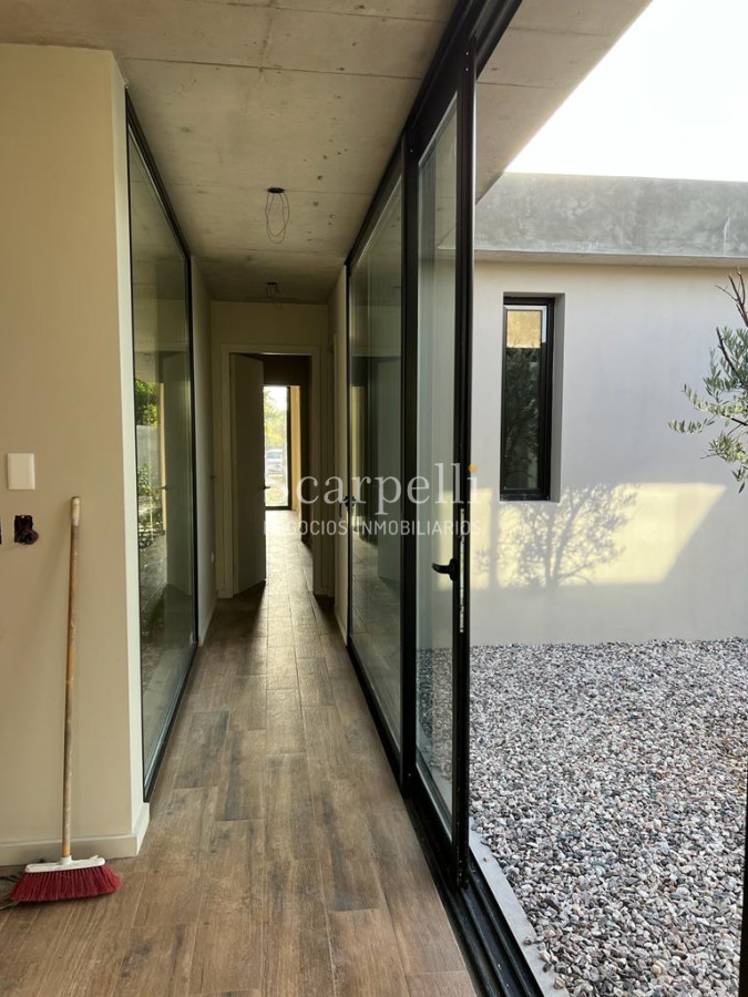 Casa ID.40347 - Carrasco Sur Proximo Escuela Naval en entorno muy  íntimo y de categoría a Estrenar proximamente.-