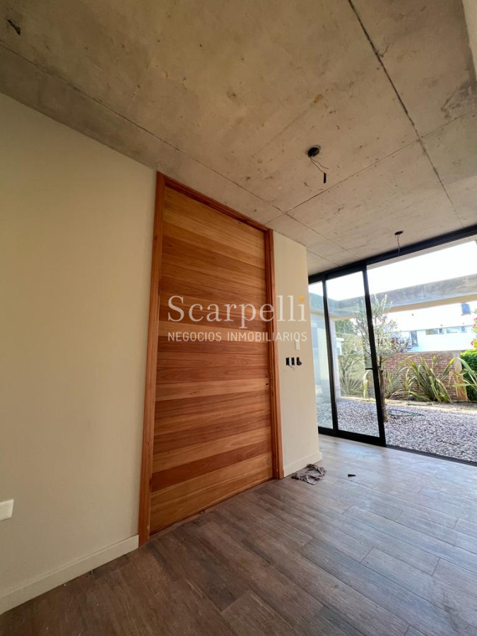 Casa ID.40347 - Carrasco Sur Proximo Escuela Naval en entorno muy  íntimo y de categoría a Estrenar proximamente.-
