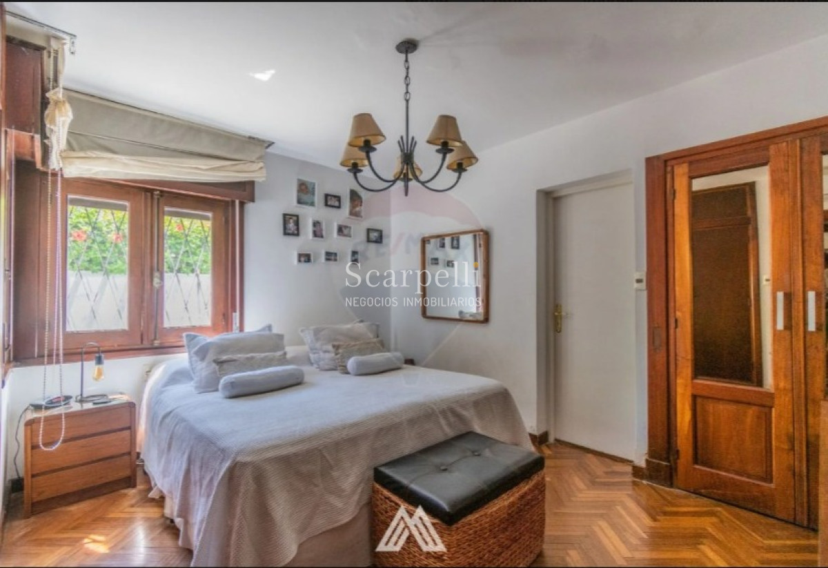 Casa ID.41560 - Chalét Clásico Padrón Único todo en 1 planta con fondo y Piscina prox. Alberdi , Tienda Inglesa  y Portones Shopping.-