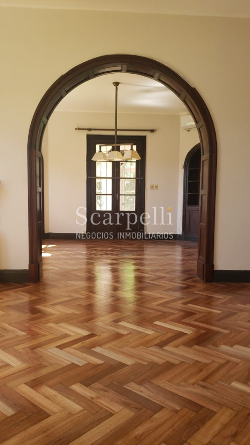 Casa ID.41889 - Gran Residencia de estilo muy próximo de la Rambla con finas terminaciones y estupenda carpintería antigua original