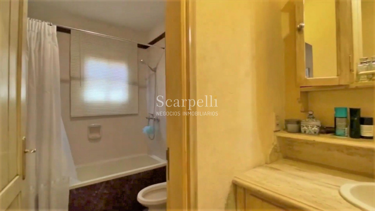 Casa ID.42165 - Estupendo Chalet Colonial Parada 31 Mansa con vista al mar y salida a 2 calles