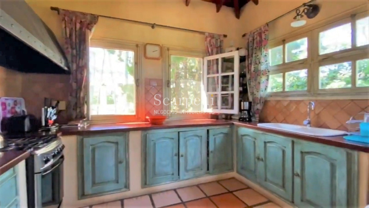 Casa ID.42165 - Estupendo Chalet Colonial Parada 31 Mansa con vista al mar y salida a 2 calles