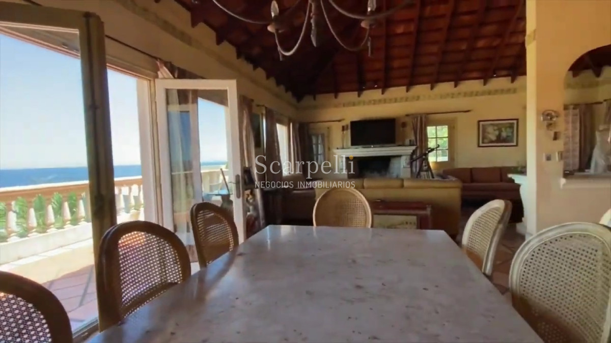 Casa ID.42165 - Estupendo Chalet Colonial Parada 31 Mansa con vista al mar y salida a 2 calles