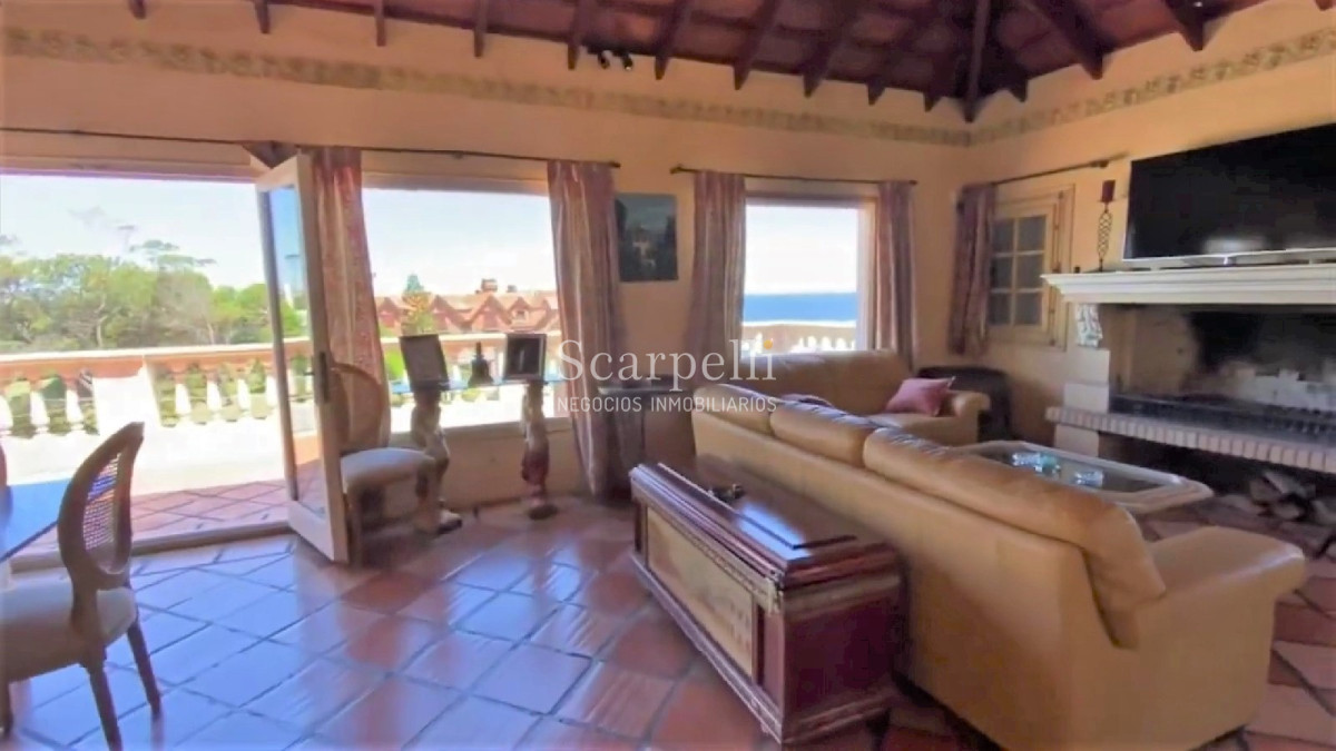 Casa ID.42165 - Estupendo Chalet Colonial Parada 31 Mansa con vista al mar y salida a 2 calles