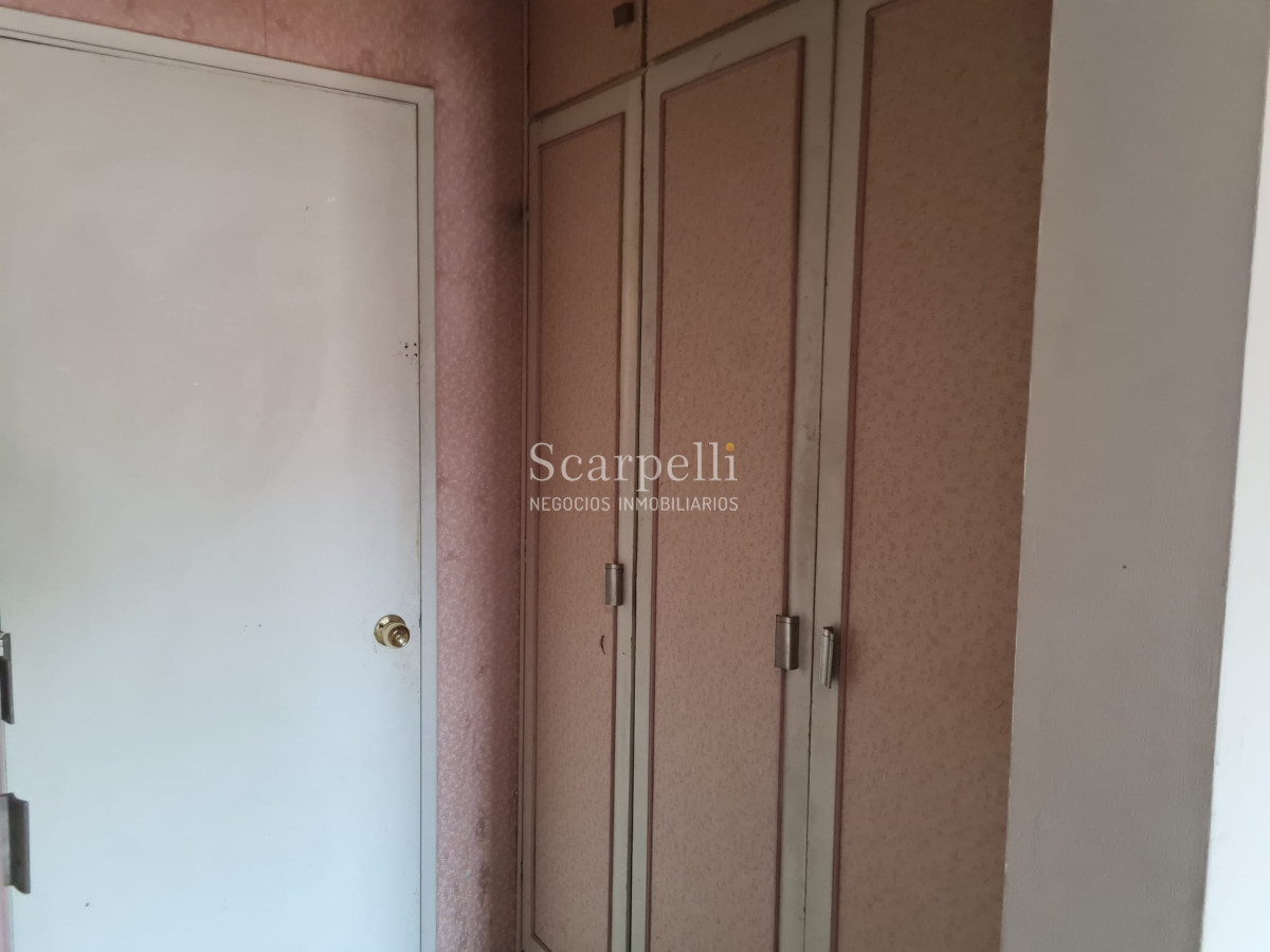 Casa ID.44743 - Venta Casa Carrasco Arocena Próximo Ideal Oficinas 6 dormitorios Gran Subsuelo ideal Depósito