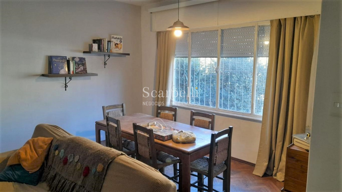 Casa ID.45146 - Buceo Venta Padrón Único Toda en 1 planta con buen fondo + Barbacoa con Baño + Apto independiente con baño y kitchenette.-