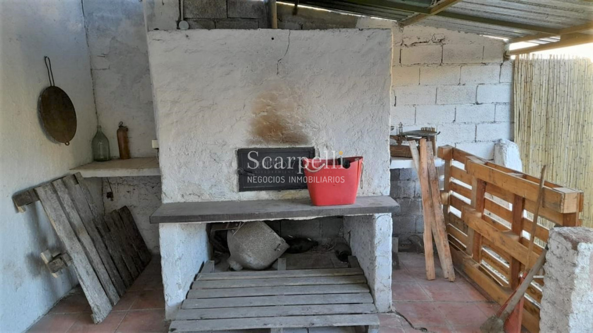 Casa ID.45146 - Buceo Venta Padrón Único Toda en 1 planta con buen fondo + Barbacoa con Baño + Apto independiente con baño y kitchenette.-