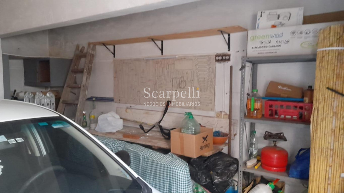 Casa ID.45146 - Buceo Venta Padrón Único Toda en 1 planta con buen fondo + Barbacoa con Baño + Apto independiente con baño y kitchenette.-